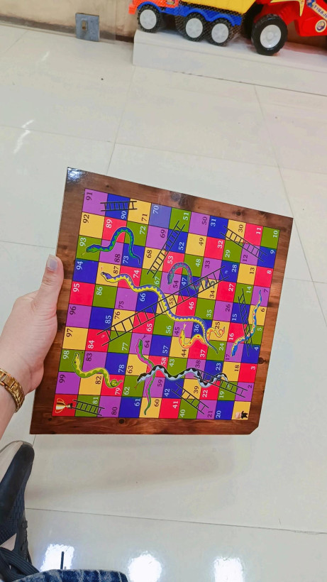 بازی فکری منچ و شطرنج مدل 08، بازی تخته نرد،بازی xo,بازی هوشی آموزشی با مهره چوبی، کیف چرمی، تاس، مناسب بزرگسال و کودک، 4 نفره، درجه سختی متوسط، مدت بازی بیش از یک ساعت